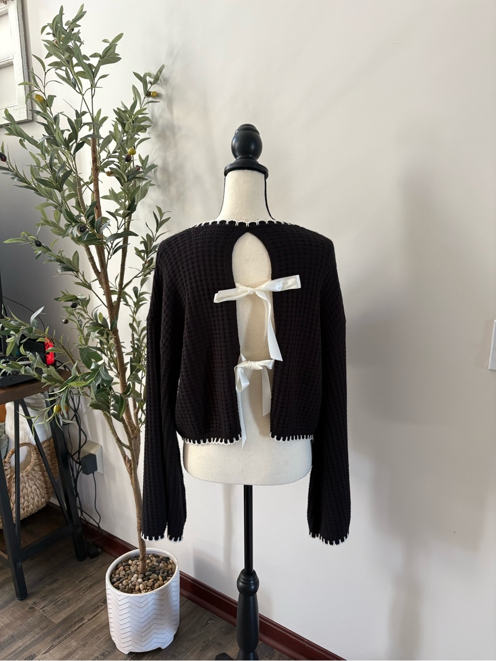 Black Waffle-Knit Women's Sweater with Contrast Trim Altard State
